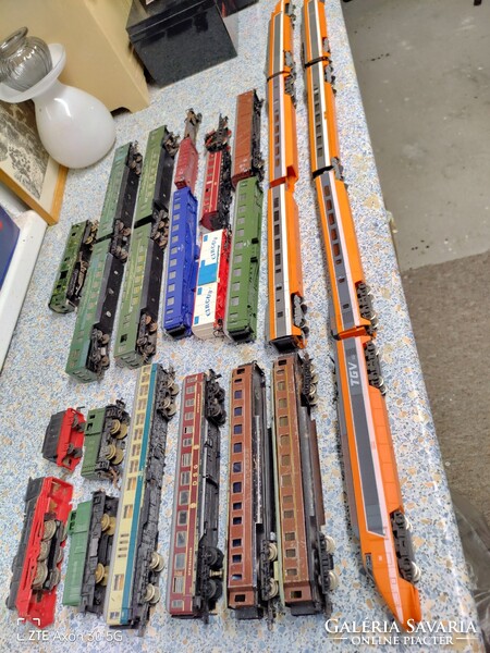 Eladó vasútmodellek hibás és használt darabok