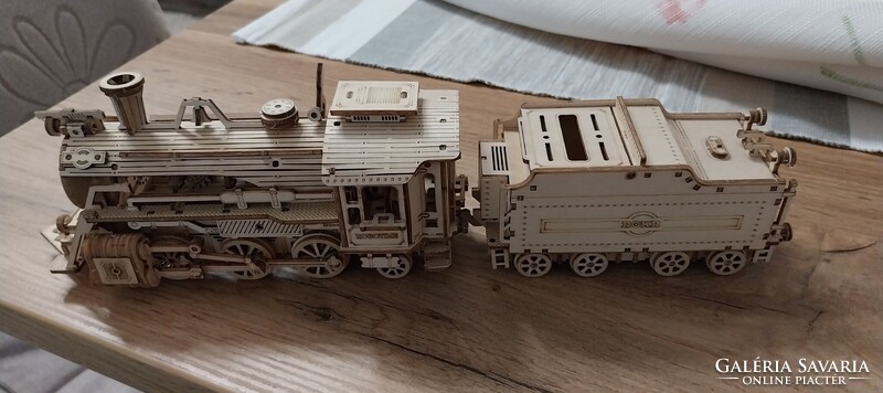 Robotime 3D Makett mozdony fából