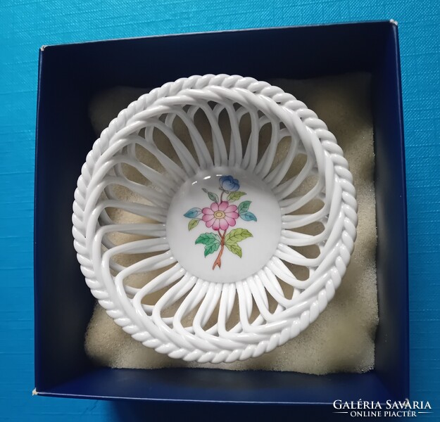 Herendi fonott kosár Viktória mintával , díszdobozban