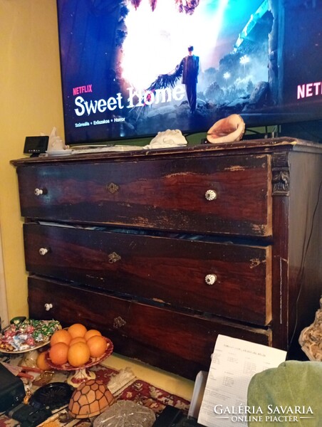 Antik paraszt komód 131 cm X 85 cm X 66 cm mély a képeken látható állapotban