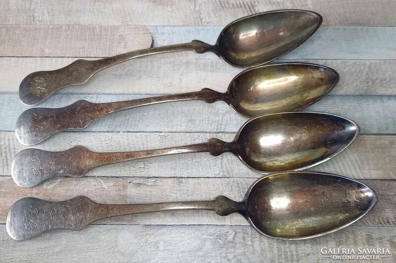 Ezüst teás és evőkanalak