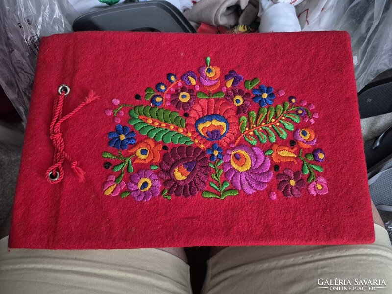 Népi kézzel készített fotóalbum. Fényképtartó