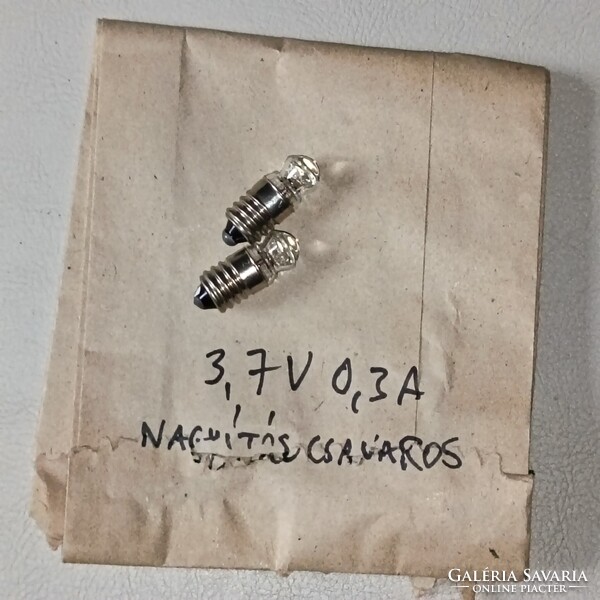 Retro/vintázs izzó hagyatékból. Nagyítós 3,7V-0,3A. Kisautó, játék csere is érdekel