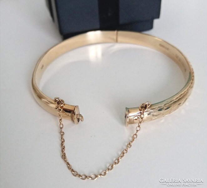 Gyönyörű 9 Karátos ovális arany karkötő