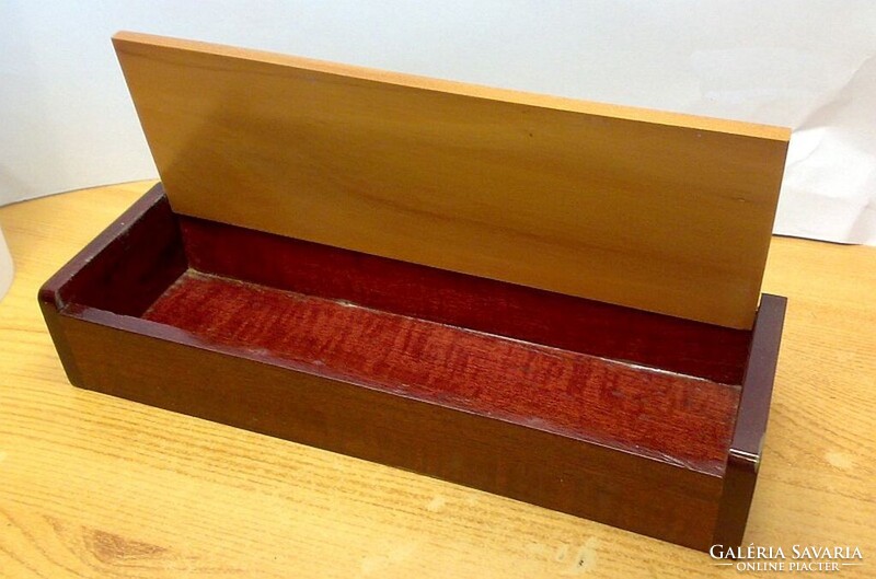 Costa Rica-i emlék, festett fedelű ékszeres dobozka fából, vidéki lakkal