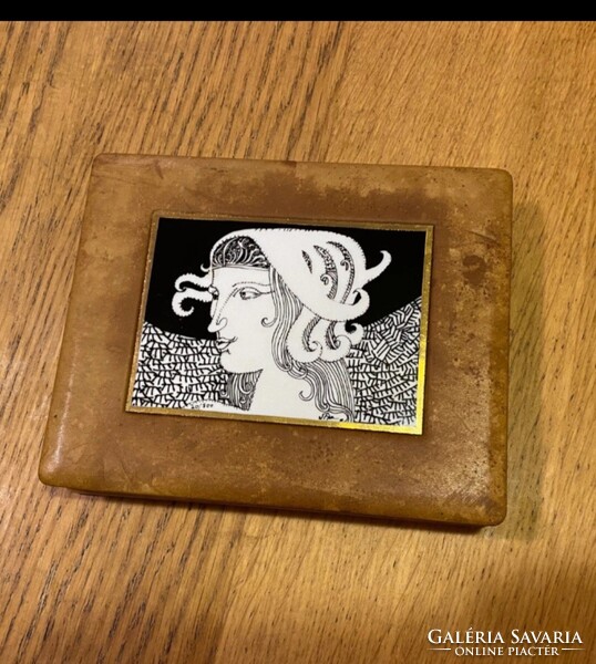 Gyönyörű ritka sorszámozot szász Endre porcelán