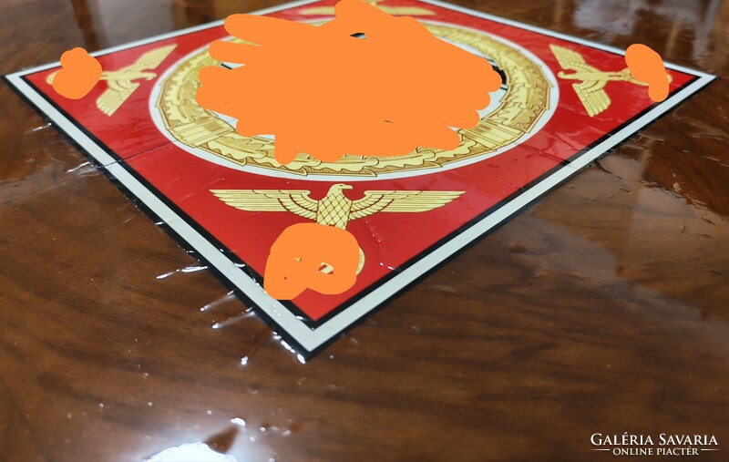 Harmadik birodalom jellegű asztal