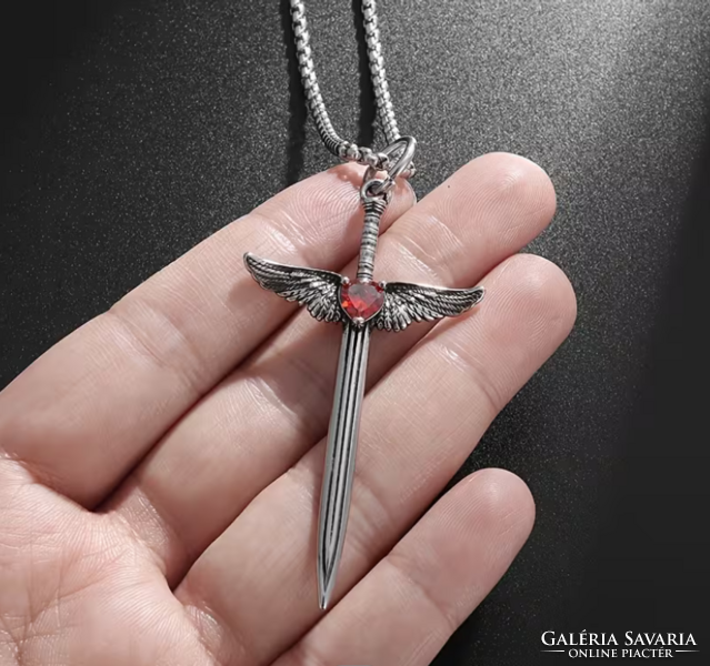 Középkori Angyalszárnyas Kereszt,Kard Medálos Piros cirkónia kővel,nyakláncon szép fényes mind a ke
