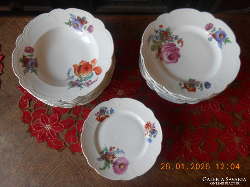 Zsolnay antik gyöngyös tányér készlet