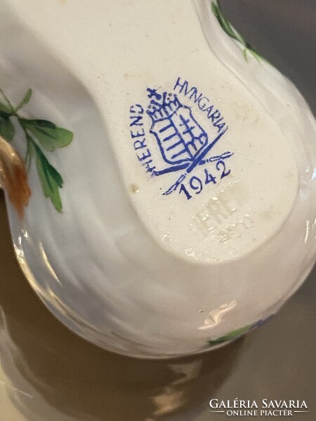 FÜSZERTARTÓ, SÓTARTÓ HERENDI JELZETT PORCELÁN ÉTKÉSZLET VAGY JÁTÉK