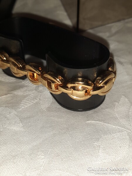 Q&Q új női karóra Swarovski kövekkel    R