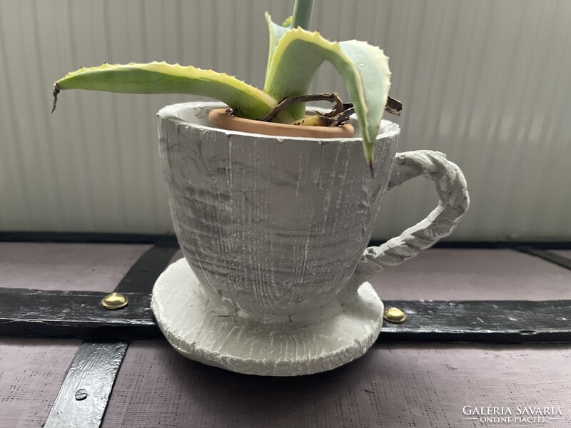 Tündéri Vintage kaspó csésze alátéttel.