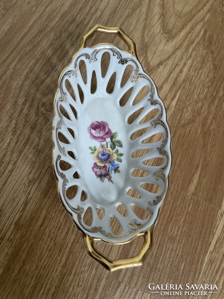 Gyönyörűséges Német áttört füles porcelán kínáló.