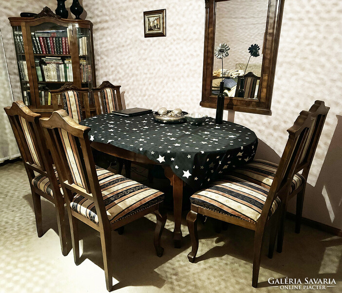 Étkező asztal 6 székkel