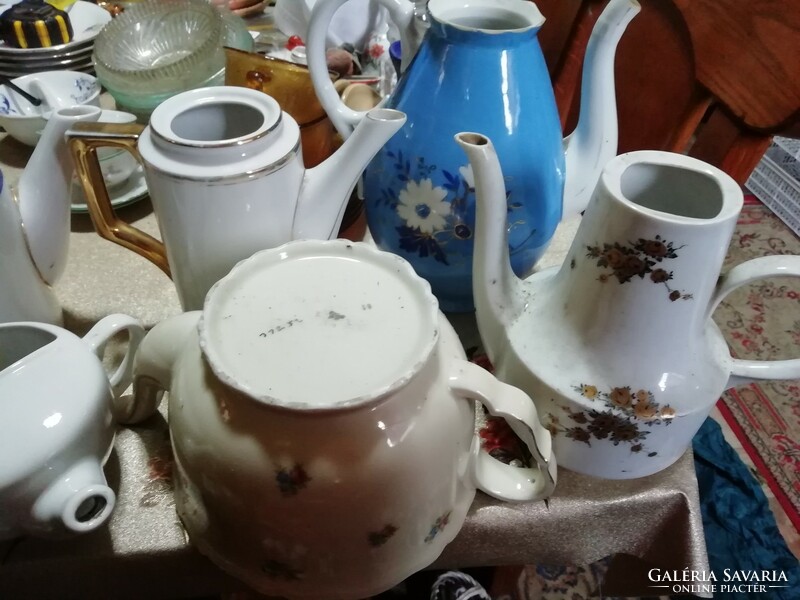 Porcelán kiöntők 7 db a képeken látható állapotban Több 100 Aukció Akció