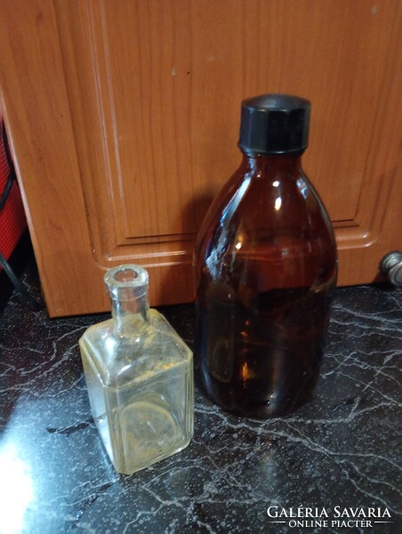 ,sok retro üvegek Gyógyszeres mától liciten .Több száz Aukció és Akció