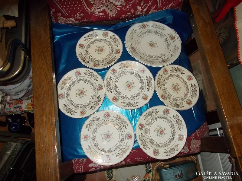 Régi szépséges süteményes tányérok