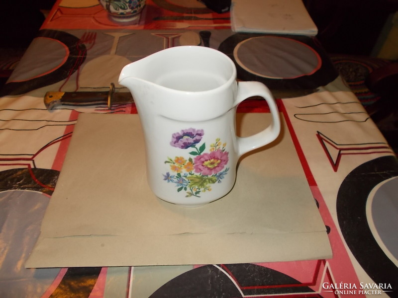 Alföldi porcelángyári kancsó.