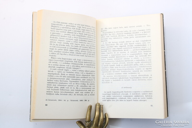 Dedikált példány - Krupa András: Hiedelmek, varázslatok, boszorkányok