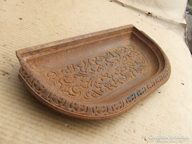 Régi öntvény kályha szikrafogó