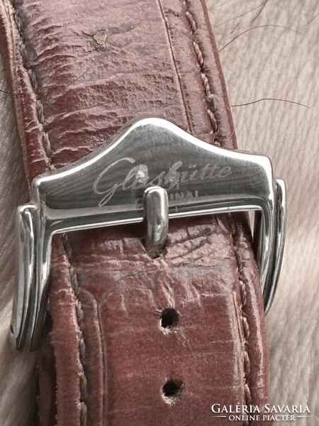 Gyönyörű Glashütte jelölt gyári szíj, jelölt csat és GUB doboz hibátlan állapotban! Doxa, omega, lon