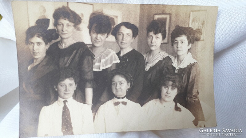 Családi fotó, női portré fotó AMSTER J. fotó 1918