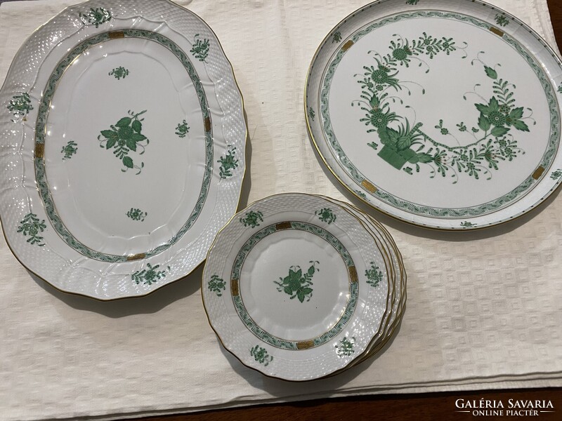 Herendi sütemény és gyümölcs kínáló 6 kis tányérral.