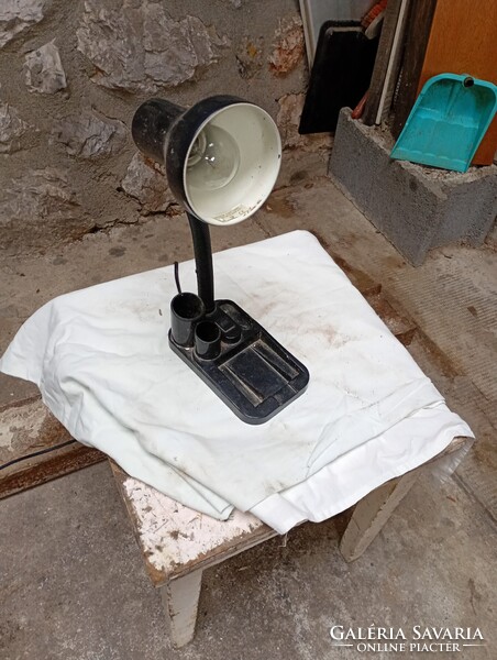 Retro asztali lámpa tolltartoval