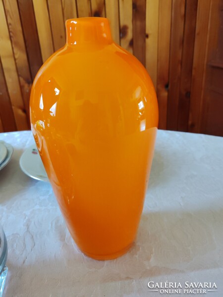 Mid-century fújt üveg váza Atomic Orange, 25 cm