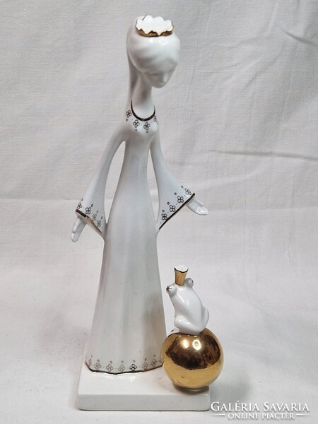 Art deco Ősz Szabó Antónia tervezte Aquincumi Békakirály porcelán figura hibátlan állapotban 22 cm.