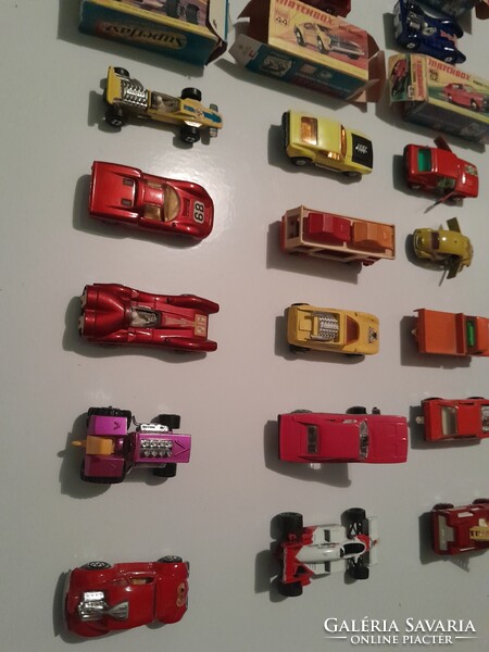 21 darab régi eredeti modellautó