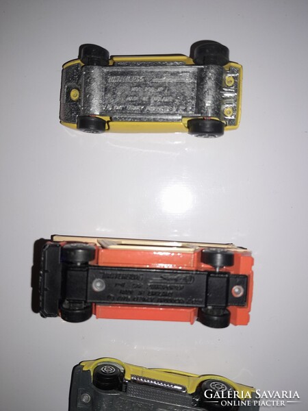 21 darab régi eredeti modellautó