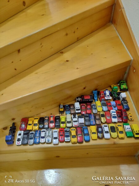 Eladó 60db vegyes állapotban lévő kisautó