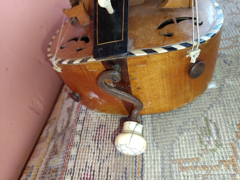 Biedermeier tekerőlant, nyenyere népi hangszer 18 az.