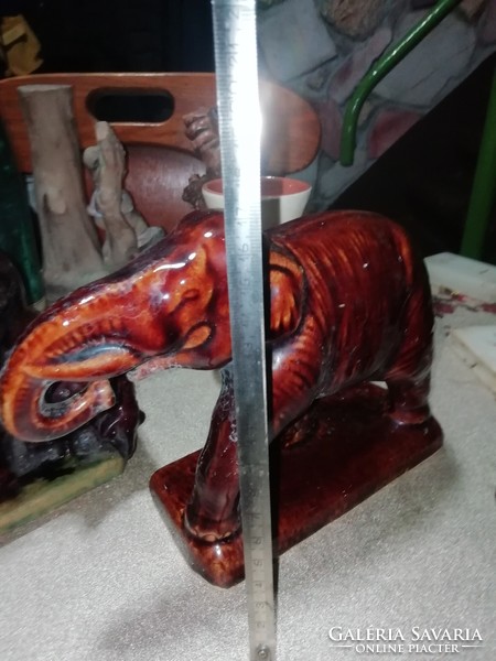 Kerámia elefánt a képeken látható állapotban