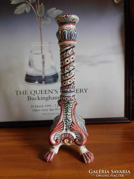 Estrela de conimbriga lion-footed, hand-painted Portuguese majolica candlestick