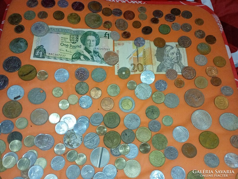 Vegyes fém pénzek.2.+ papír pénz Sok pénz került elő hamarosan az oldalamon