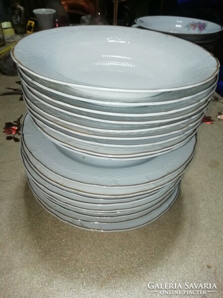 Antik Román étkészlet 18 db os. A képeken látható állapotban van, ﻿Hihetetlen AUKCIÓK ÉS AKCIÓK