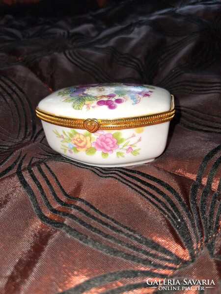 Jelöletlen kerámia ékszertartó