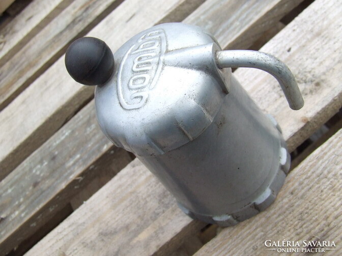 Régi konyhai eszköz kávéfőző