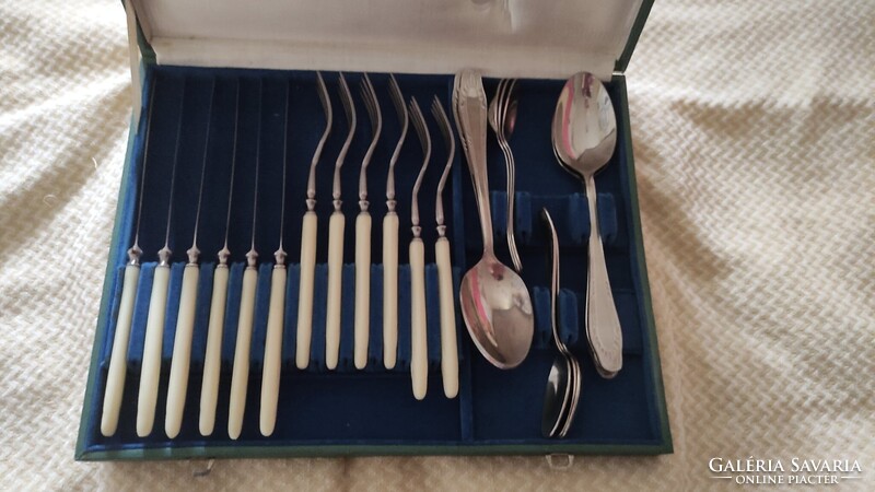Evőeszköz készlet 6 részes orosz, elefántcsont utánzatú nyéllel