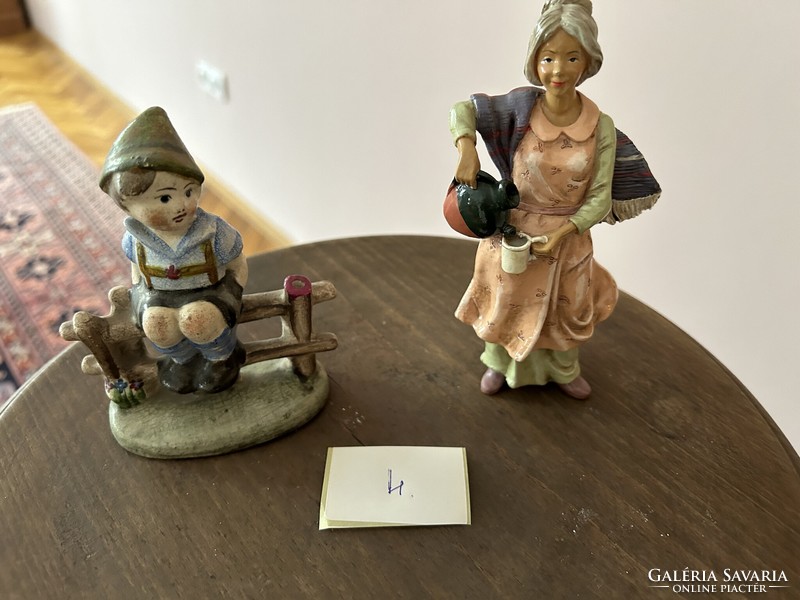 Porcelán és kerámia figurák