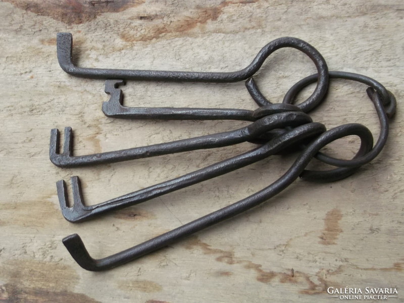 Régi kovácsolt álkulcs, sperhakni gyűjtemény. 15-22 cm köztiek.