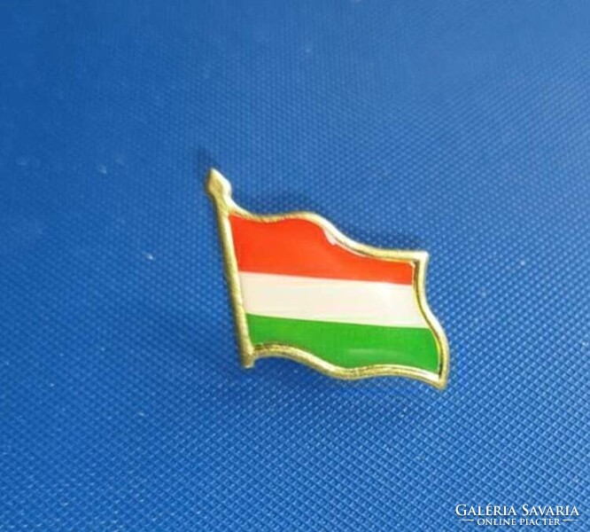 Magyar zászló bross, réz kitűző