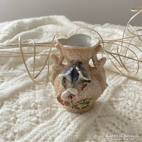 Régi, német kis váza virágokkal