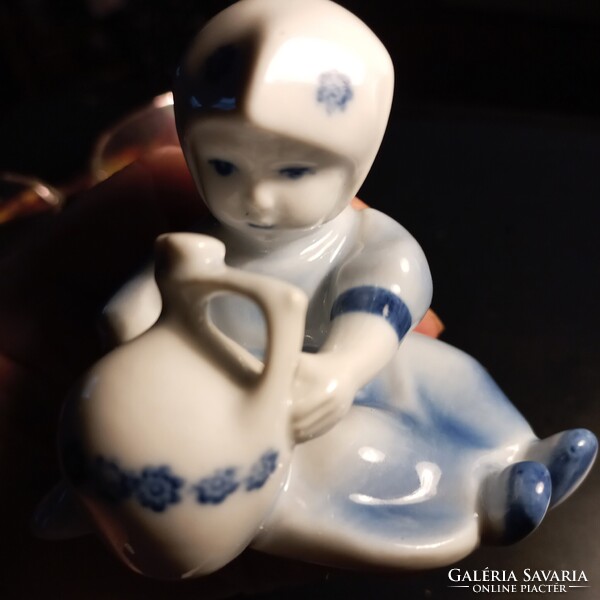 Zsolnay : Ritka festésű Annuska korsóval