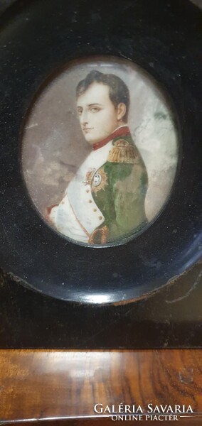 Napóleon miniatűr portréja. Nagyon szépen papírra megfestve. 6x5 cm-es keret nélkül.
