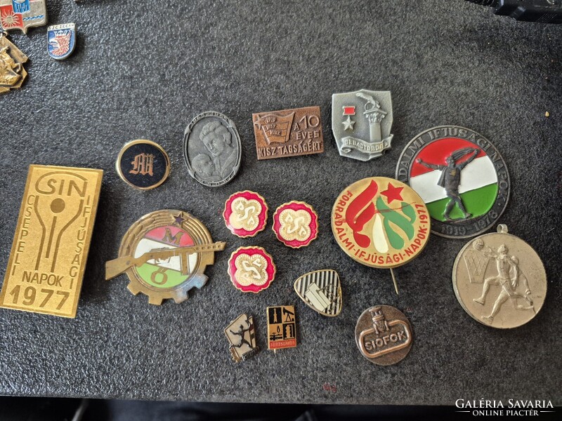 Kitüntetés kitűző