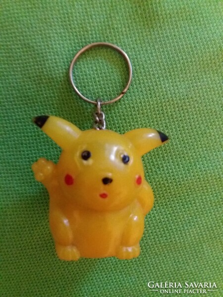 Retro trafikáru bazáráru fém /plasztik kulcstartó POKEMON PIKACHU figurás a képek szerint 1.