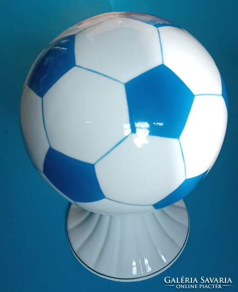 Hollóházi porcelán labda állványon